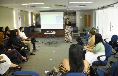 Paz em casa: Coordenadoria da Mulher re&uacute;ne profissionais de grupos reflexivos