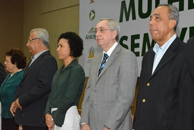 Presidente do TJSE assina termo de ades&atilde;o a Programa