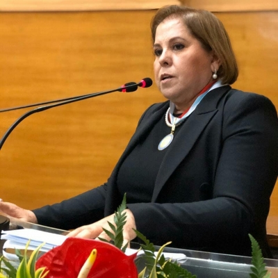 Ju&iacute;za recebe homenagem com Medalha de Direitos Humanos Dom Jos&eacute; Vicente T&aacute;vora