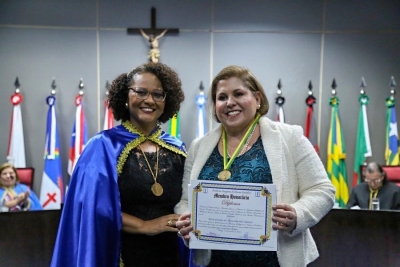 Ju&iacute;za Rosa Geane recebe Medalha de Honra ao M&eacute;rito da Ci&ecirc;ncia Cont&aacute;bil