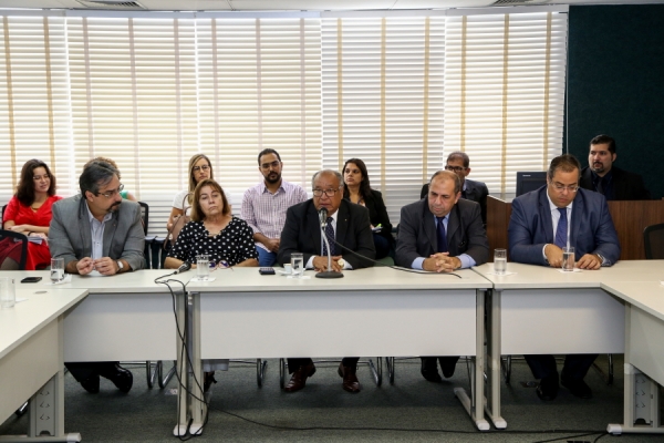 Des. Os&oacute;rio de Ara&uacute;jo Ramos Filho, com o Supervisor do GMF/SE - Des. Di&oacute;genes Barreto